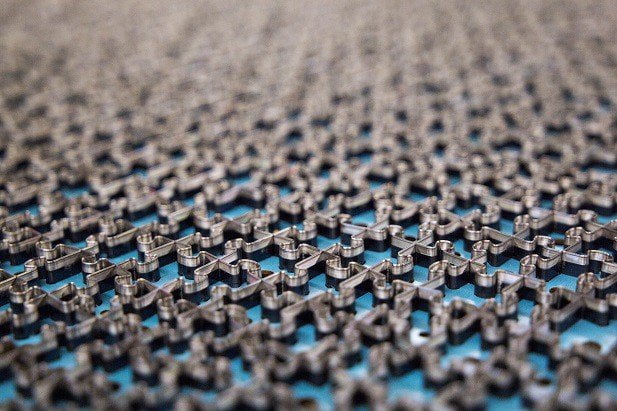 diversi pezzi del puzzle